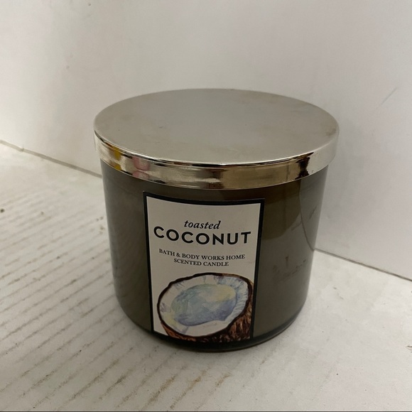 Bath Body Works Toasted Coconut Candle HTF - Picture 1 of 2